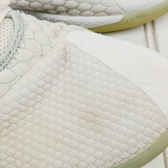 Nike LeBron Witness 3  White Chrome Lace Up Athletic Sneakers D295 - Picture 11 of 12